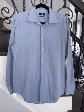 Calvin Klein Men’s Blue Pinstripe SlimFit NonIron Dress Shirt Size M